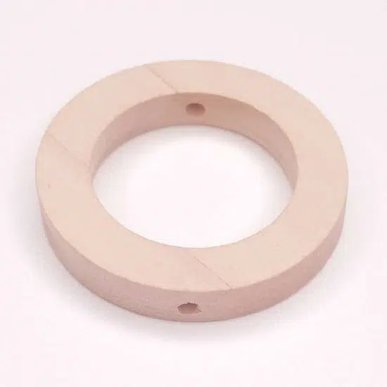 Houten ring met gaatjes voor rondom kraal