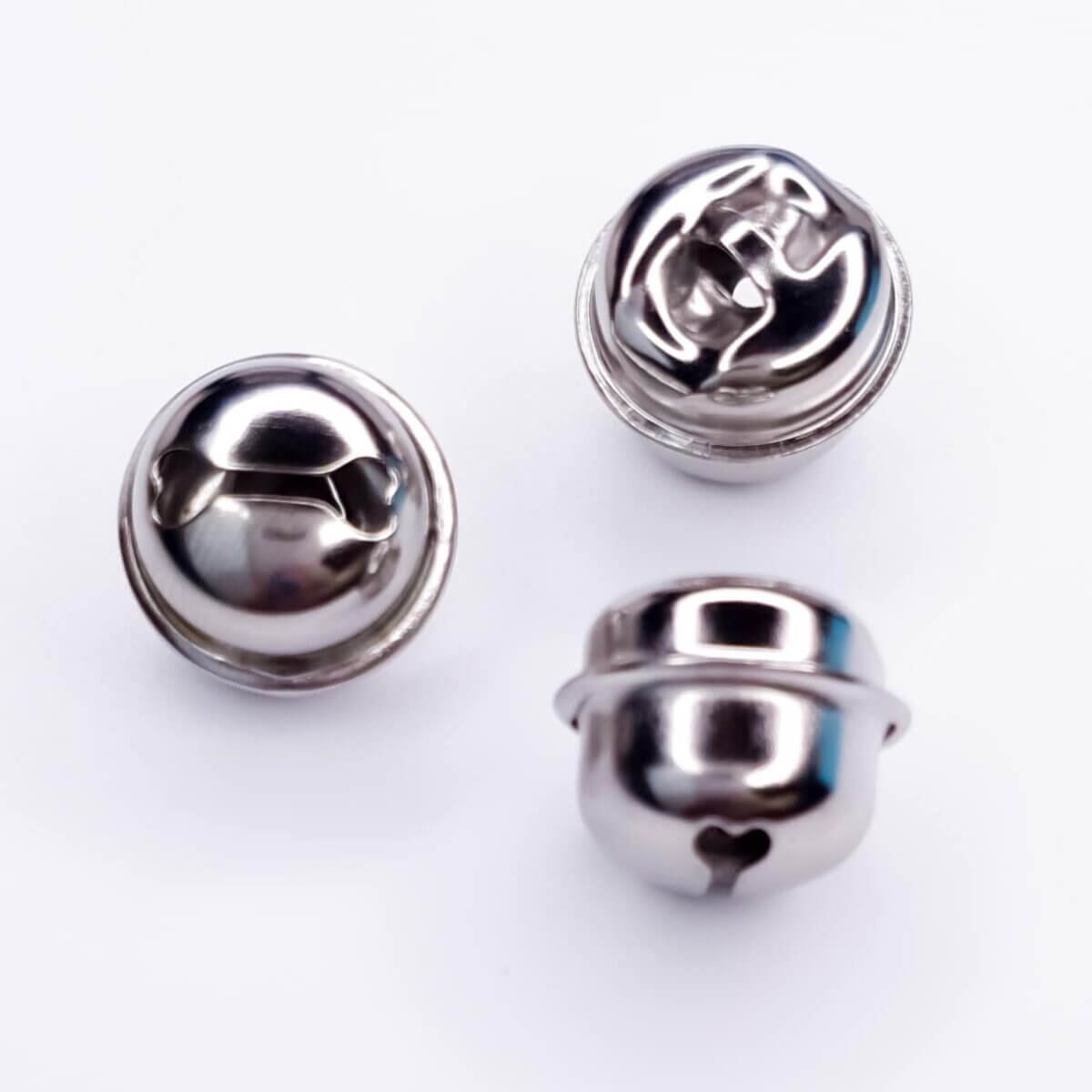 Silberne Glöckchen 18 mm für Haken und Beißring