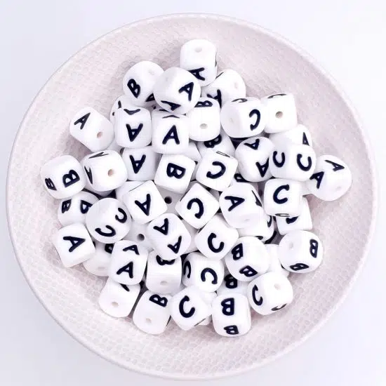 Siliconen letterkralen 10 mm voor meer letters en langere namen speenkoord 22 cm