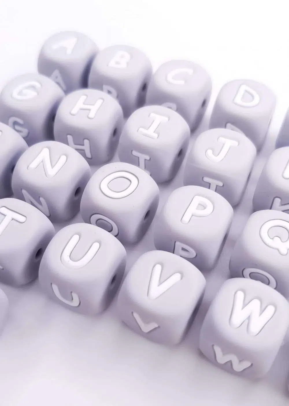 Letterkralen licht grijs bpa vrij speenkoord met naam