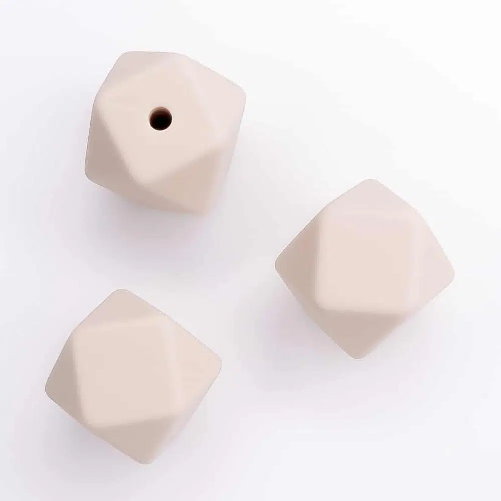 Hexagon 14 mm siliconen kralen old lace crème bijtring