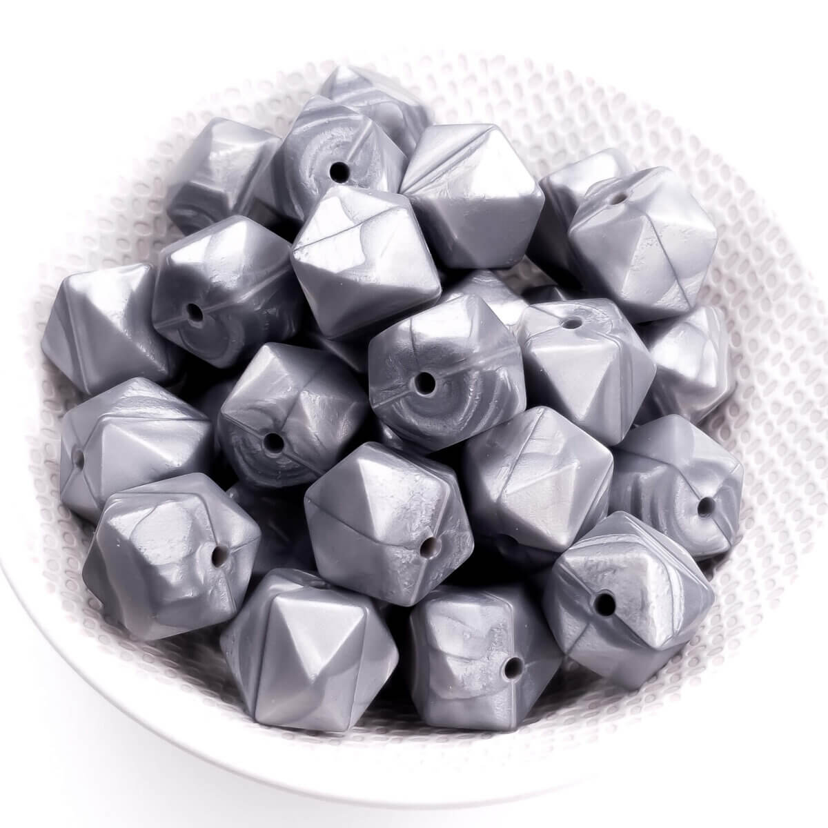 Kleurcode Metallic Zilver - Type: Siliconen kralen hexagon / geometrisch - Formaat: 14 mm - BPA-, Ftalaten-, Lood-, PVC- en Gif-vrij - CE-gecertificeerd - Medische kwaliteit siliconen kralen Jootjes Haakcadeautjes