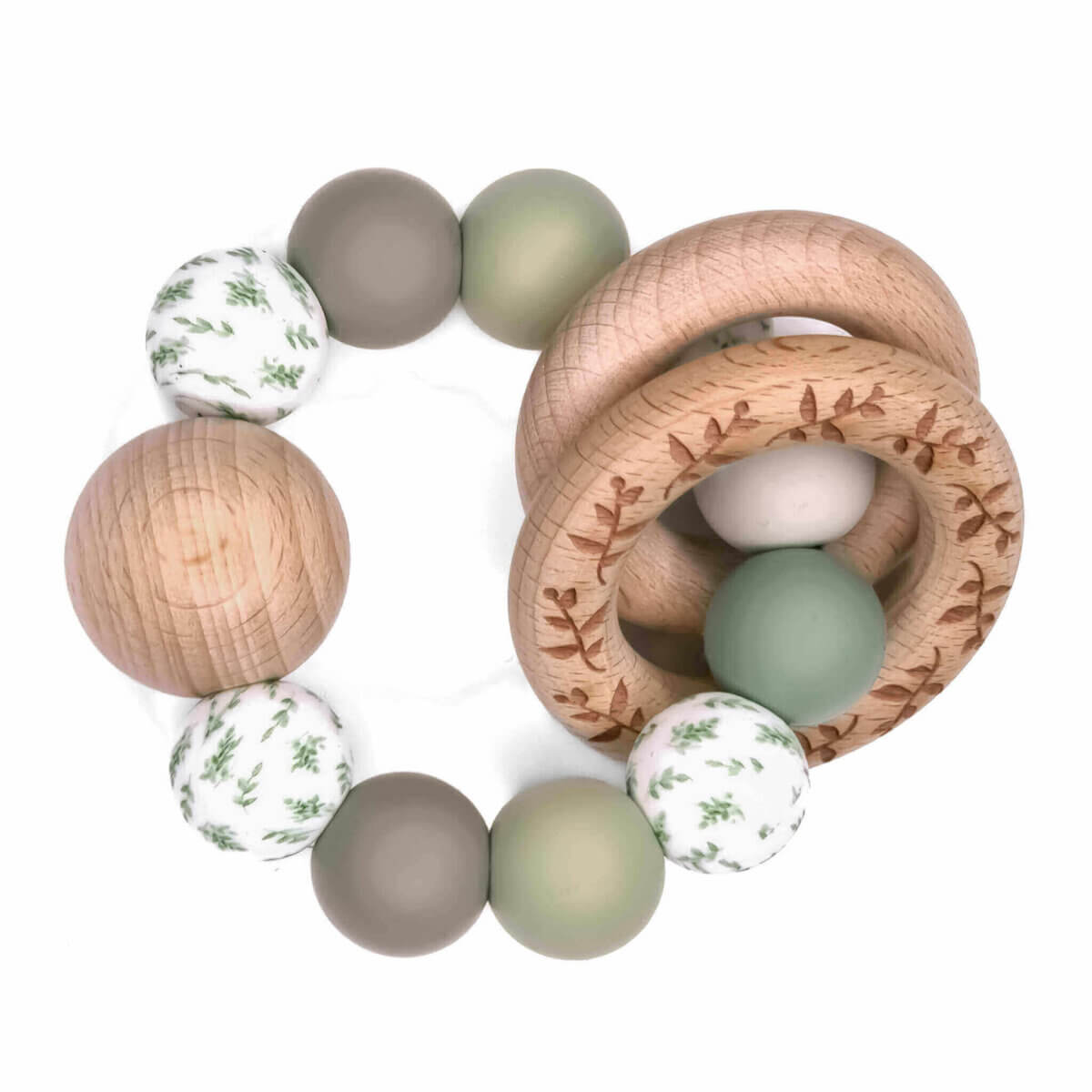 <ul> <li>Houten ringen van beukenhout formaat 5,5 cm.</li> <li>Gegraveerd met afbeelding olijftak / leaves</li> <li>Hoge kwaliteit baby veilig beukenhout</li> <li>Veilig volgens EN-71 en vrij van formaldehyde</li> </ul> Jootjes Haakcadeautjes
