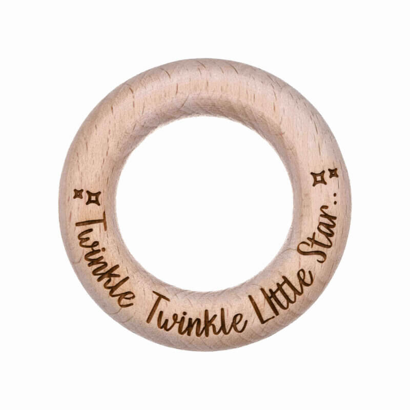 Houten ring gegraveerd met tekst twinkle twinkle little star bijtring speenkoord muziekdoosje