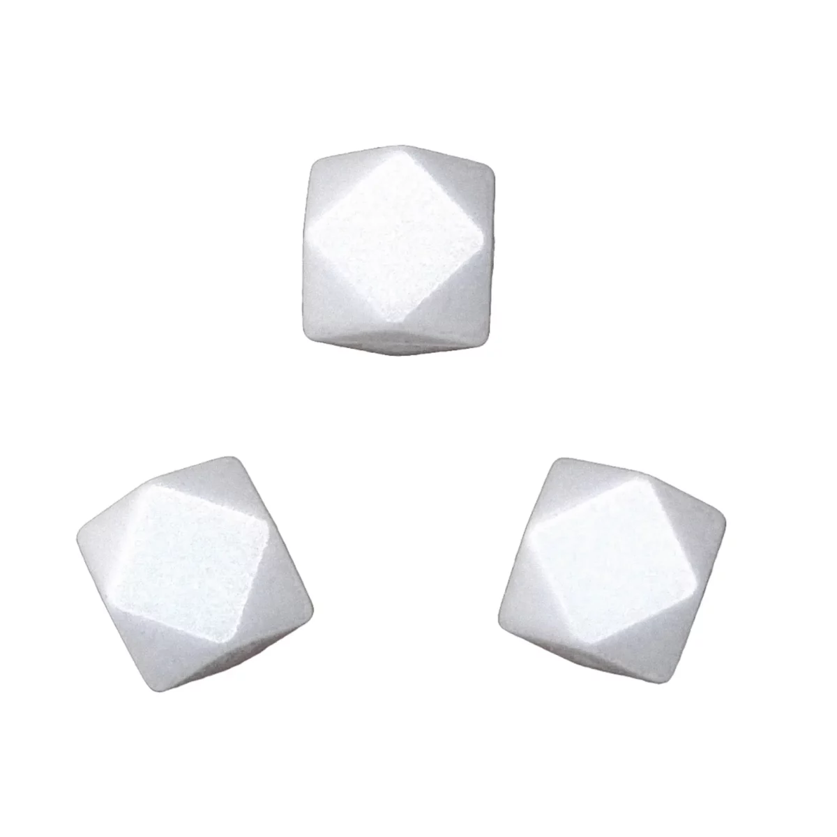 Größe: 14 mm
Hexagon
Farbe: Weißer Perlendruck Schöne Farbnuancen für ein einzigartig schickes Ergebnis Material: Material sicher getestet für CE-zertifiziertes Endprodukt (nach EN-71 sicher getestetes Silikon). BPA-frei, phthalatfrei, PVC-frei und frei von allen anderen schädlichen Chemikalien gemäß EN-71-Test.   Jootjes Haakcadeautjes