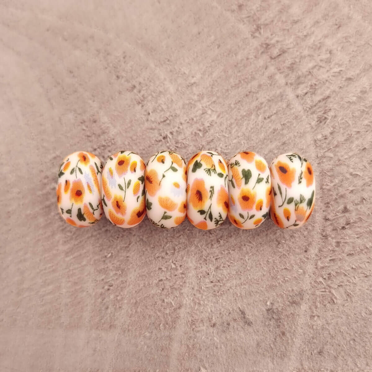Formaat: 14 mm Abacus Kleur: <span class="TextRun Highlight SCXW22240939 BCX9" lang="NL-NL" xml:lang="NL-NL" data-contrast="auto"><span class="NormalTextRun SCXW22240939 BCX9">Boter Bloem</span></span> Materiaal: CE-gecertificeerd en volgens EN-71 veilig getest siliconen. BPA-vrij, Ftalaat-vrij, PVC-vrij en vrij van alle overige schadelijke chemische stoffen zoals getest middels EN-71.   Jootjes Haakcadeautjes