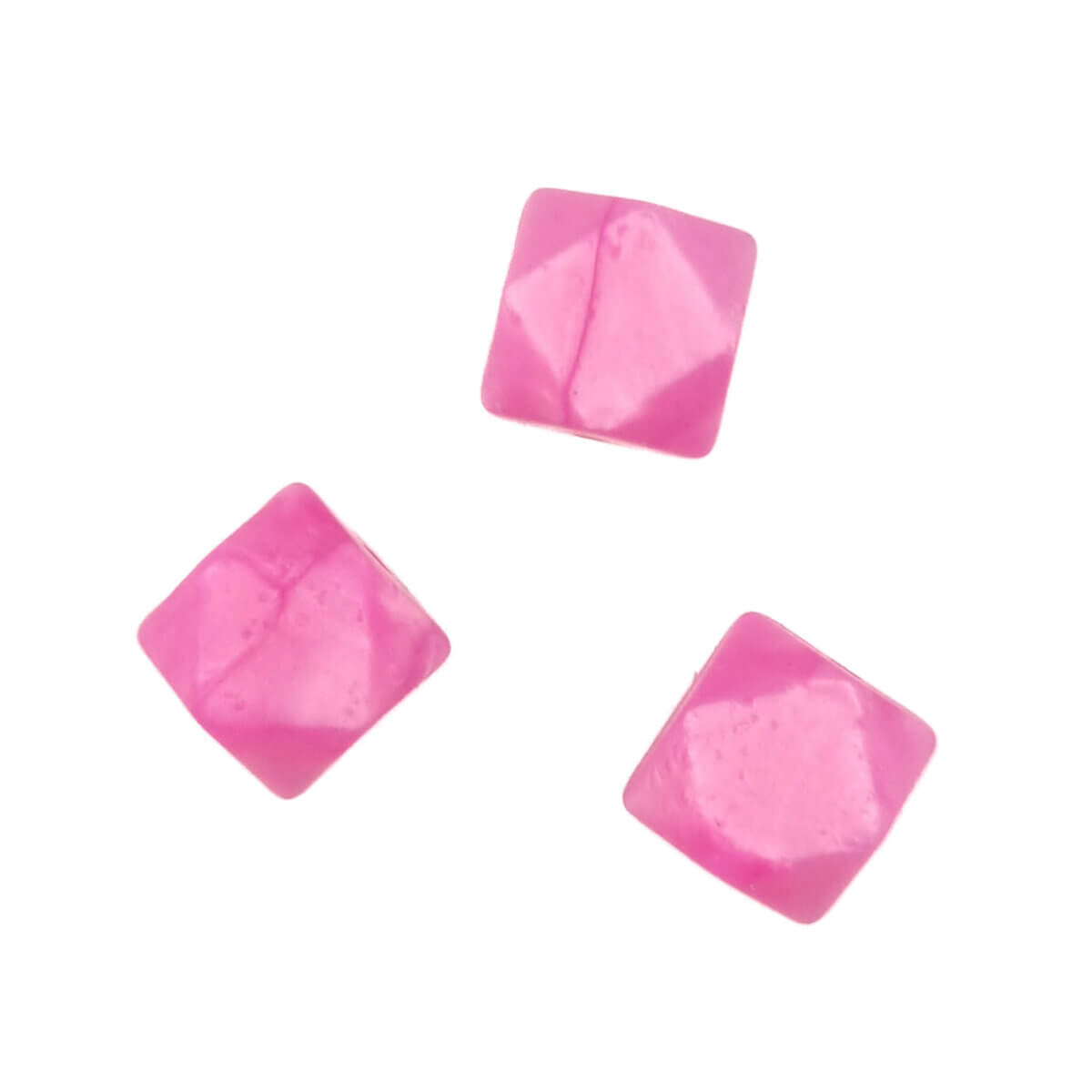 Kleurcode <span class="TextRun SCXW797451 BCX9" lang="NL-NL" xml:lang="NL-NL" data-contrast="auto"><span class="NormalTextRun SCXW797451 BCX9">Metallic Magenta</span></span> - Type: Siliconen kralen hexagon / geometrisch - Formaat: 14 mm - BPA-, Ftalaten-, Lood-, PVC- en Gif-vrij - Geschikt voor CE-gecertificeerd eindproduct - Medische kwaliteit siliconen kralen Jootjes Haakcadeautjes