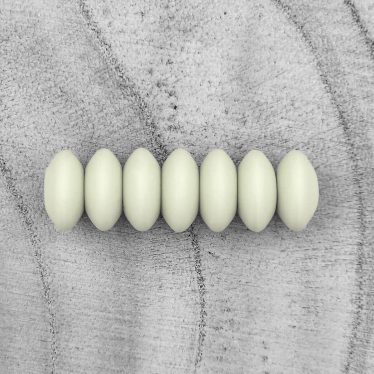 Color code <span class="TextRun SCXW98843544 BCX9" lang="NL-NL" data-contrast="auto"> <span class="NormalTextRun SCXW98843544 BCX9">Aloe</span>
</span> - Type: Silicone beads oval - spacer disc
- Size: 12 mm
- Sold individually, nowhere cheaper
- BPA-, Phthalates-, Lead-, PVC- and Poison-free
- Suitable for CE certified end product
- Medical grade silicone beads
- Chillable in the refrigerator
- Dishwasher safe Jootjes Haakcadeautjes