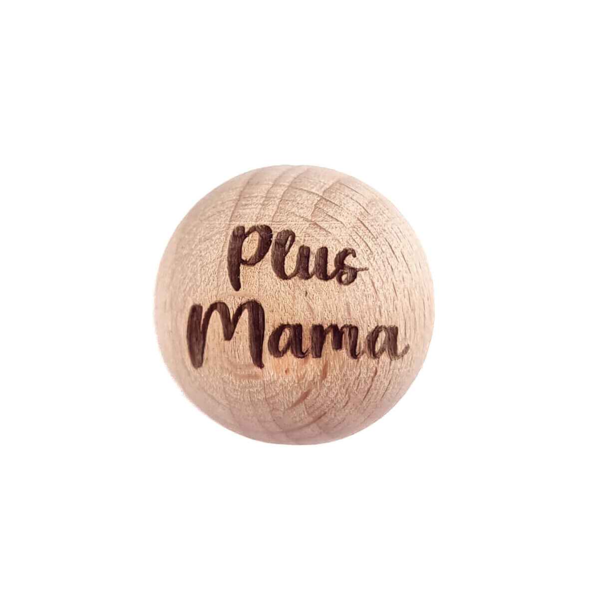 <ul> <li>Houten kralen 20 mm gegraveerd met afbeelding Plus Mama</li> <li>Gat van boven naar beneden</li> <li>Hoge kwaliteit baby veilig beukenhout</li> <li>Veilig volgens EN-71 en vrij van formaldehyde</li> </ul> Jootjes Haakcadeautjes
