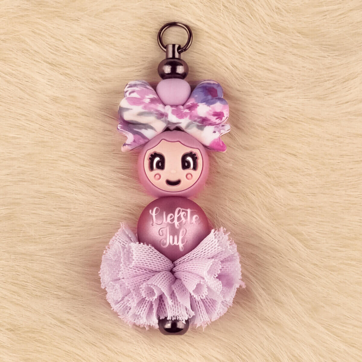 Dieses Set enthält alles, was Sie für die Anhängerkombination Dearest Teacher Rose Nugget benötigen. Jootjes Haakcadeautjes