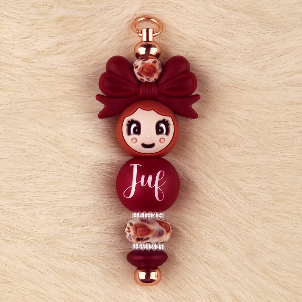 Dit setje bevat alle benodigdheden voor de Juf Red Nugget combo. Jootjes Haakcadeautjes