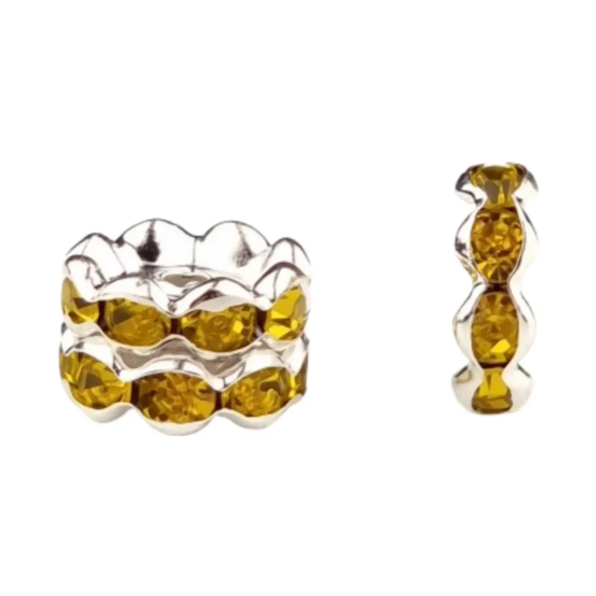 Materiaal: Tussenschijfje Wave met steentjes - Geel Kleur: Zilver / Geel Leuk om te verwerken tussen de kralen in. Jootjes Haakcadeautjes