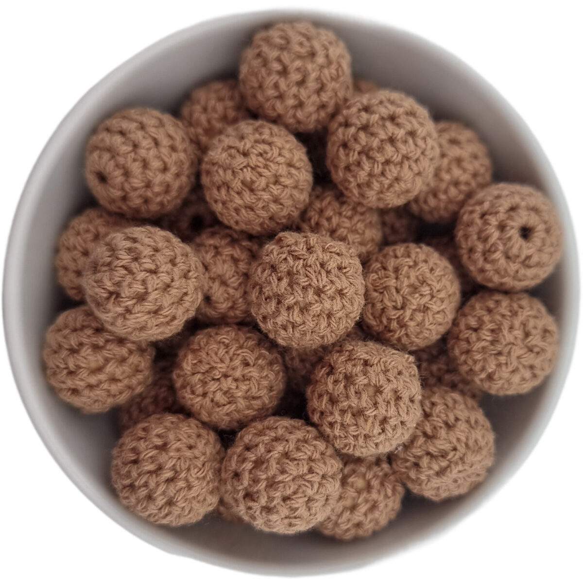 Perles crochetées ; perle en bois avec sangle en coton crocheté pour la sécurité des bébés.
<ul> <li>Taille : perle en bois de 20 mm avec coton</li> <li>Code couleur : Reebruin</li>
</ul>
Crocheté à la main.
100 % de fils de coton sans danger pour les bébés. Jootjes Haakcadeautjes