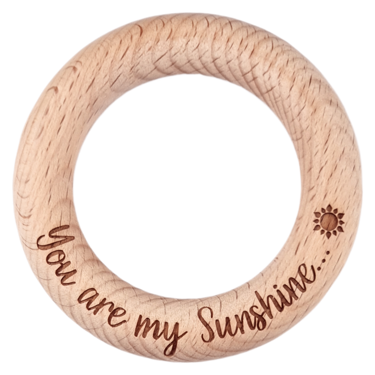 <ul> <li>Houten ringen van beukenhout formaat 7 cm.</li> <li>Gegraveerd met tekst "You are My Sunshine"</li> <li>Hoge kwaliteit baby veilig beukenhout</li> <li>Veilig volgens EN-71 en vrij van formaldehyde</li> </ul> Bijpassend bij het haakpatroon van <a href="https://www.knufl.nl/products/rammelaar-citrus">Knufl</a> voor de Citrus Rammelaars! Met dit patroon heb je de mogelijkheid om maar liefst 4 verschillende rammelaars te maken! Jootjes Haakcadeautjes