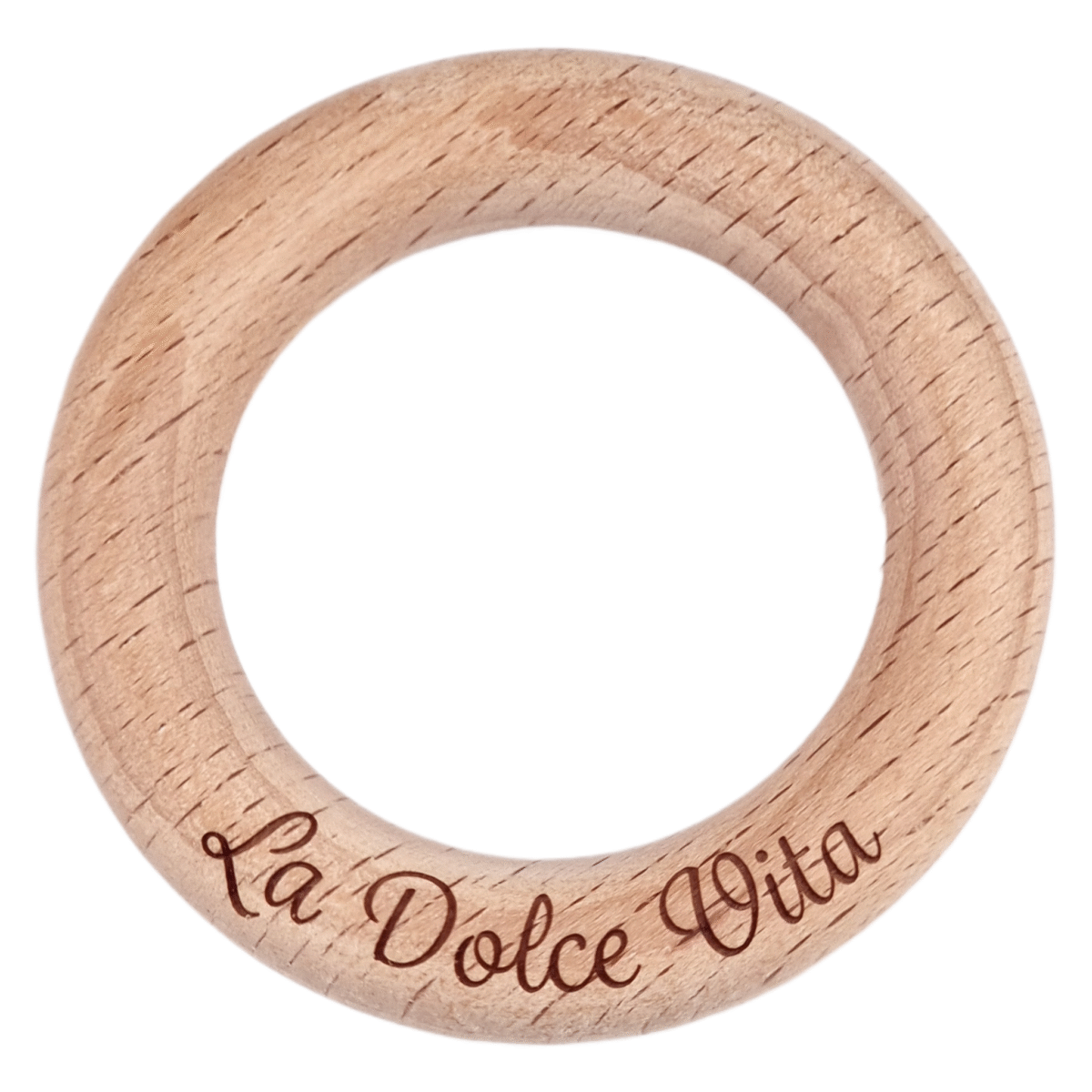 <ul> <li>Houten ringen van beukenhout formaat 7 cm.</li> <li>Gegraveerd met tekst "La Dolce Vita"</li> <li>Hoge kwaliteit baby veilig beukenhout</li> <li>Veilig volgens EN-71 en vrij van formaldehyde</li> </ul> Bijpassend bij het haakpatroon van <a href="https://www.knufl.nl/products/rammelaar-citrus">Knufl</a> voor de Citrus Rammelaars! Met dit patroon heb je de mogelijkheid om maar liefst 4 verschillende rammelaars te maken! Jootjes Haakcadeautjes